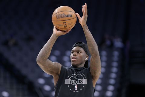 Dennis Schröder will die Basketball Löwen Braunschweig bei einem Abstieg schnell wieder nach oben führen. (Archivbild) Foto: Sco