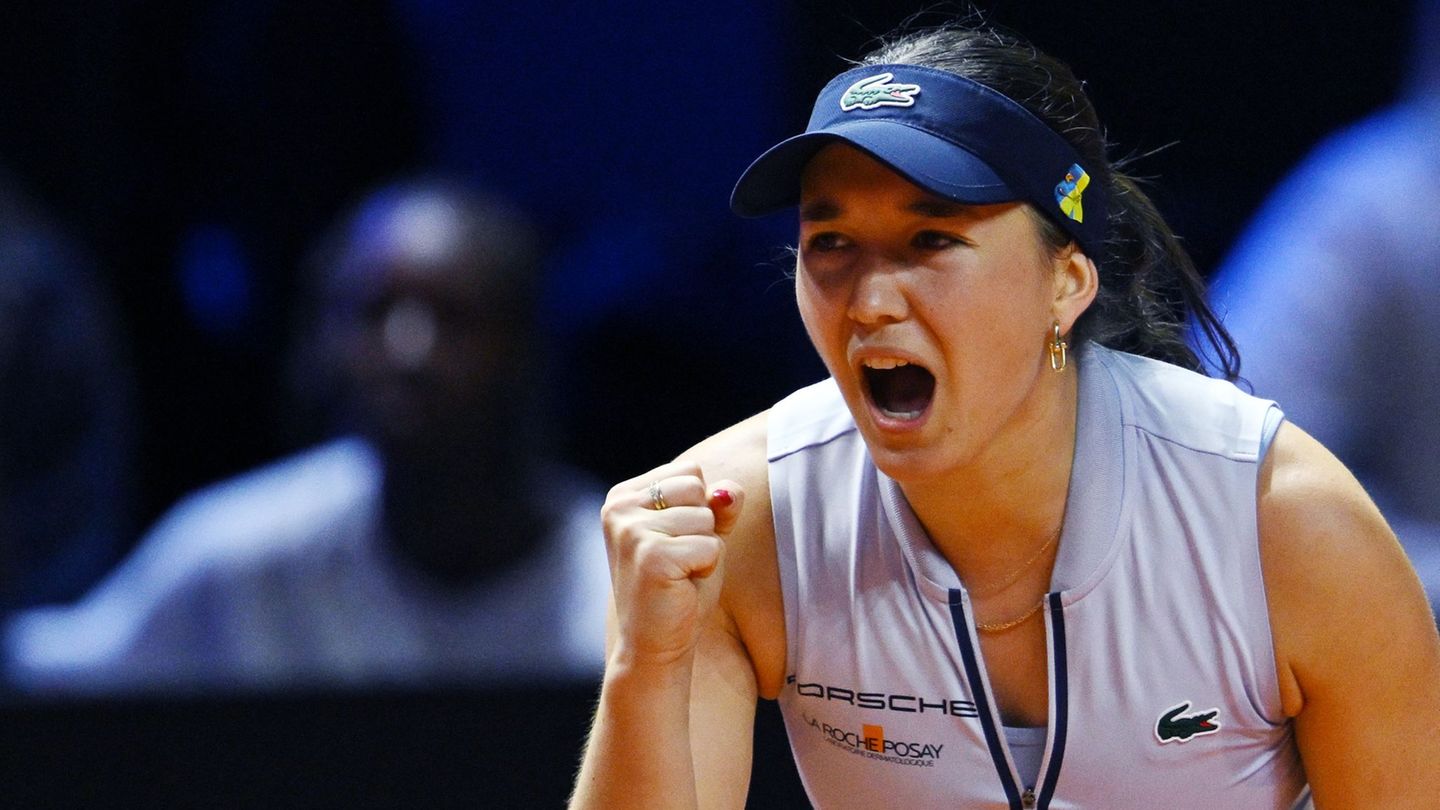 Eva Lys durfte nach einem deutlichen Rückstand über den Sieg jubeln. Foto: Marijan Murat/dpa