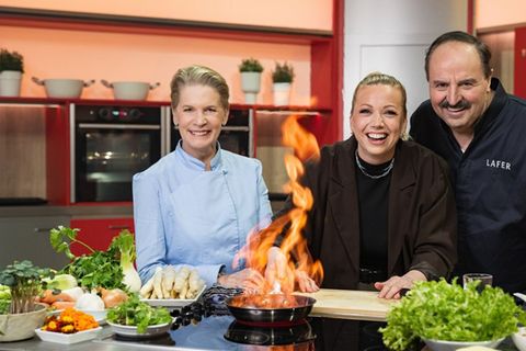 "Die Küchenschlacht XXL": Cornelia Poletto (l.), Zora Klipp (M.) und Johann Lafer.