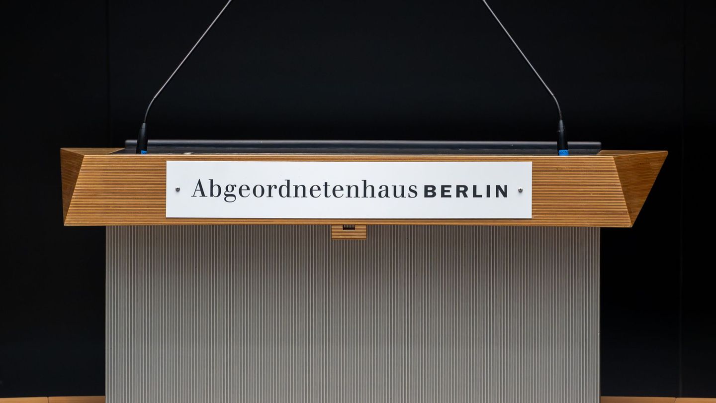 Wer wird bei der Wahl im September stärkste Kraft im Berliner Abgeordnetenhaus? Derzeit liegt die CDU in Umfragen vorne. (Archiv