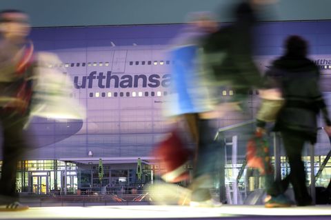 Nach den Pilotinnen und Piloten streikt nun das Kabinenpersonal bei der Lufthansa. (Archivbild) Foto: Karl-Josef Hildenbrand/dpa