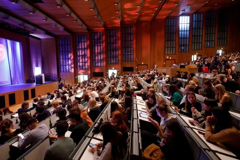 Trotz Chat GPT, Claude & Co. sind Vorlesungen immer noch gut besucht