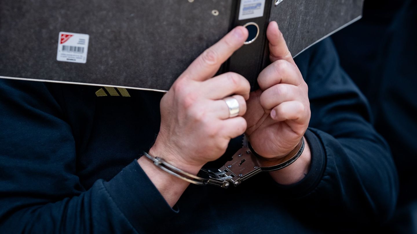 Einer der Angeklagten soll Mitglied der Mafia-Gruppierung 'Ndrangheta sein, der anderer soll ihn teils beim Drogenhandel unterst