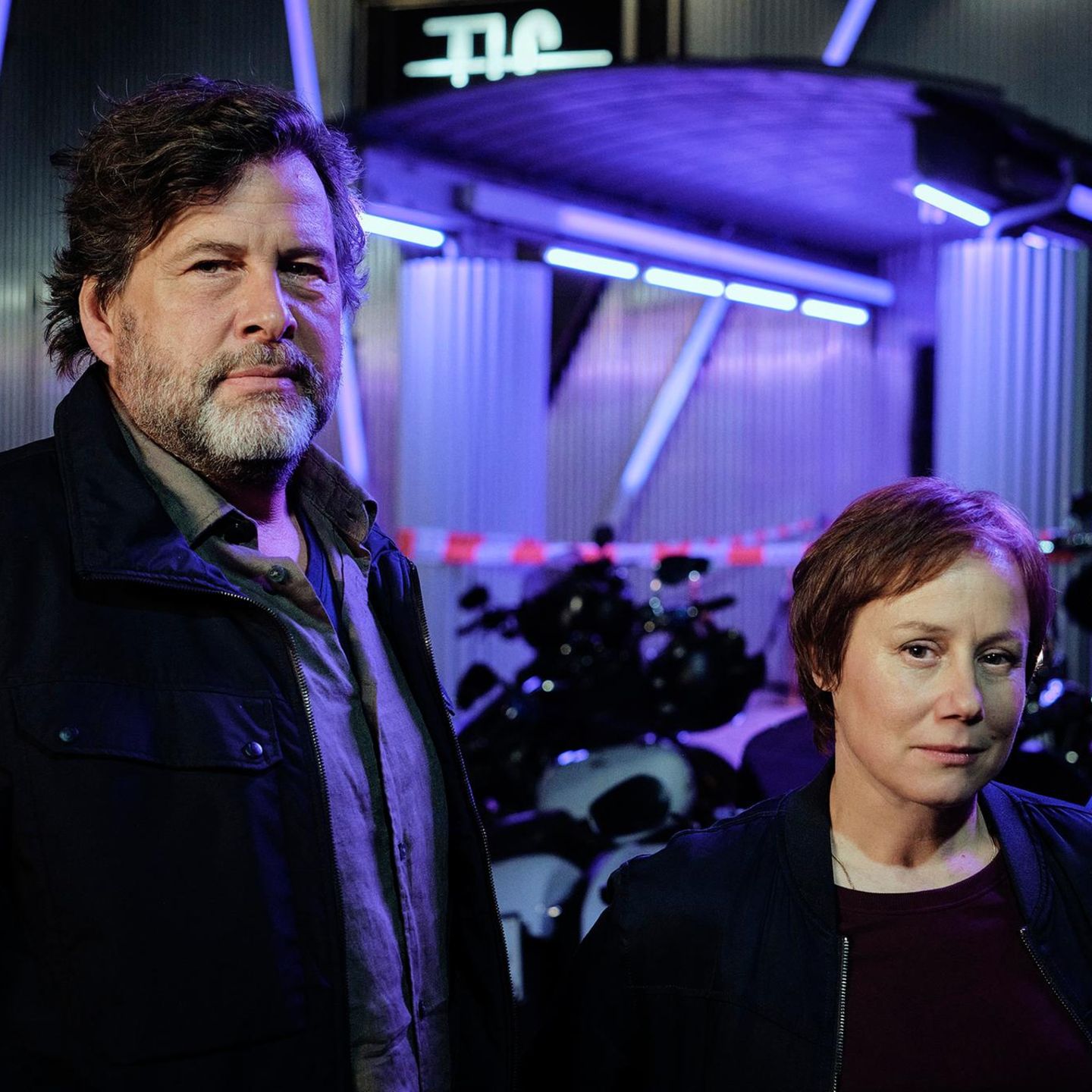 Hans-Jochen Wagner und Eva Löbau beim Dreh zum „Tatort – Innere Angelegenheiten“