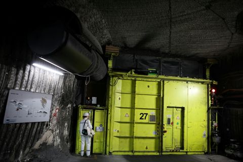 Metalltor in Schachtanlage Asse