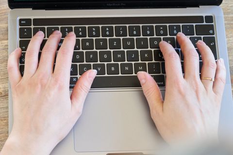 Weiterbildung auf allen Ebenen ist einer Studie zufolge ein Schlüssel für eine erfolgreiche Transformation in Unternehmen. (Symb