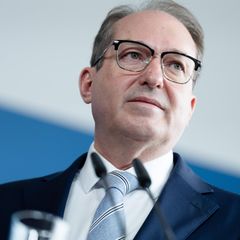 Bundesinnenminister Alexander Dobrindt schlägt eine neue Besoldungsstruktur vor