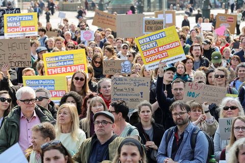 Psychotherapeuten kritisieren Honorarkürzungen lautstark. Foto: Christian Charisius/dpa