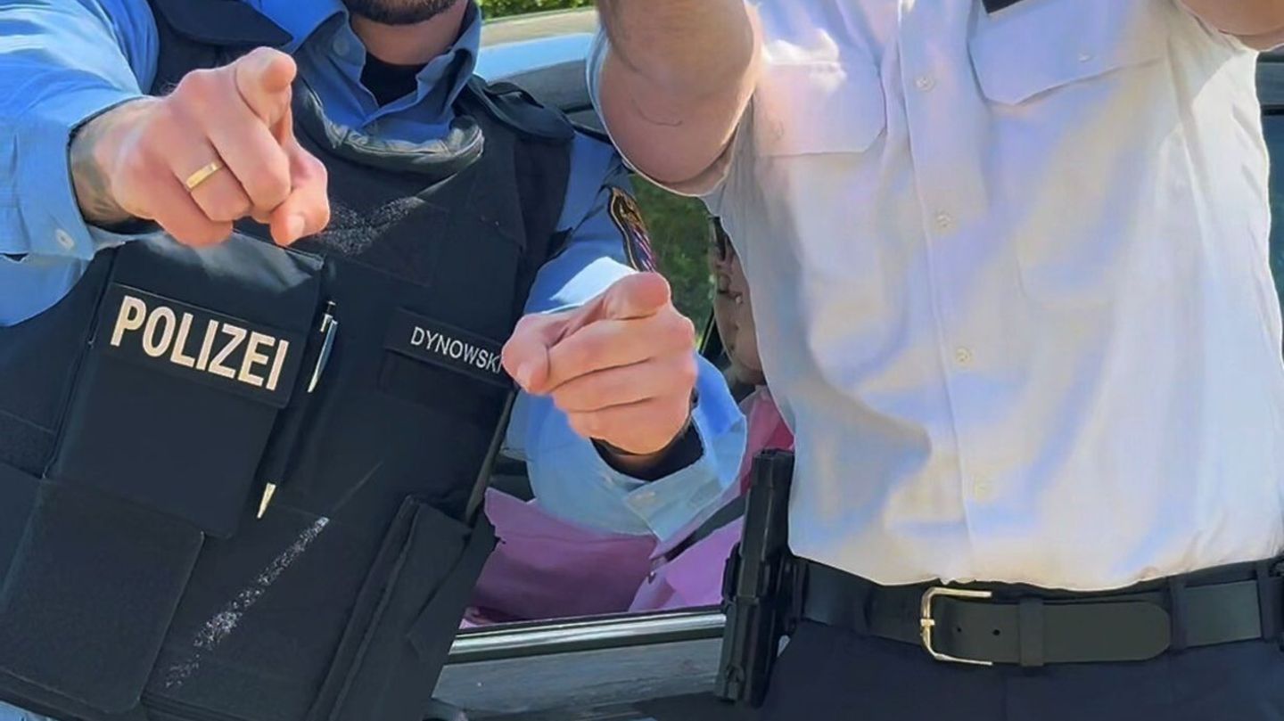 Online-Präsenz: "110 Gefühle": Schlagerparodie von Polizei geht viral