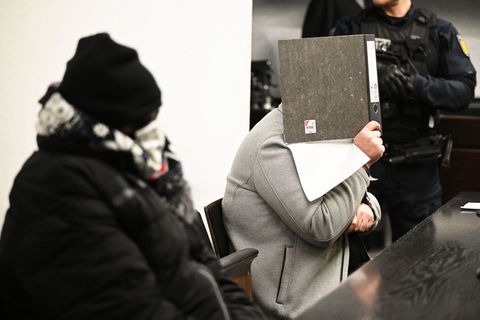 Die Anklage hatte dem Polizisten eine Verletzung des Dienstgeheimnisses vorgeworfen. (Archivbild) Foto: Katharina Kausche/dpa