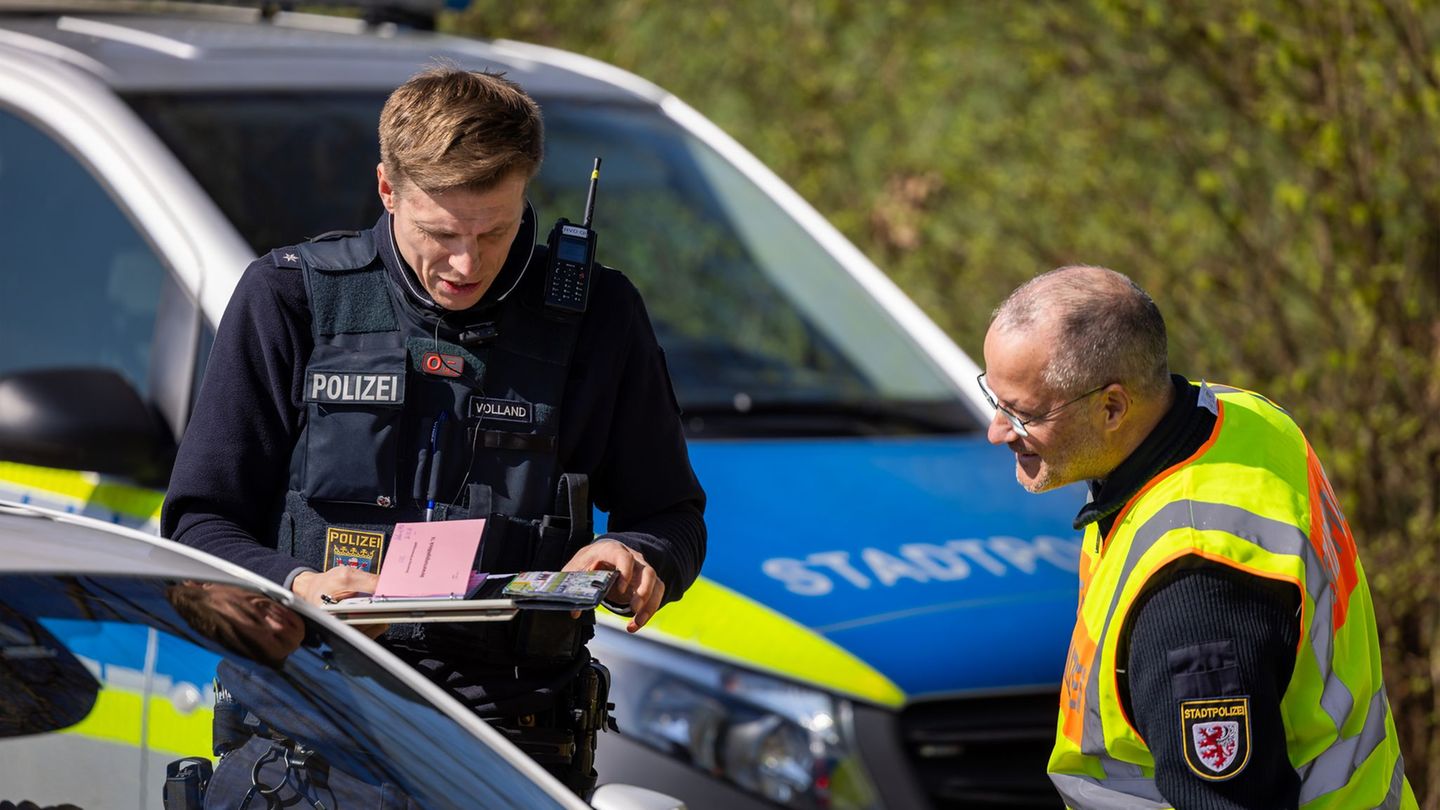 An über 230 Messstellen ist Polizei allein am Mittwoch im Einsatz. Foto: Christian Lademann/dpa