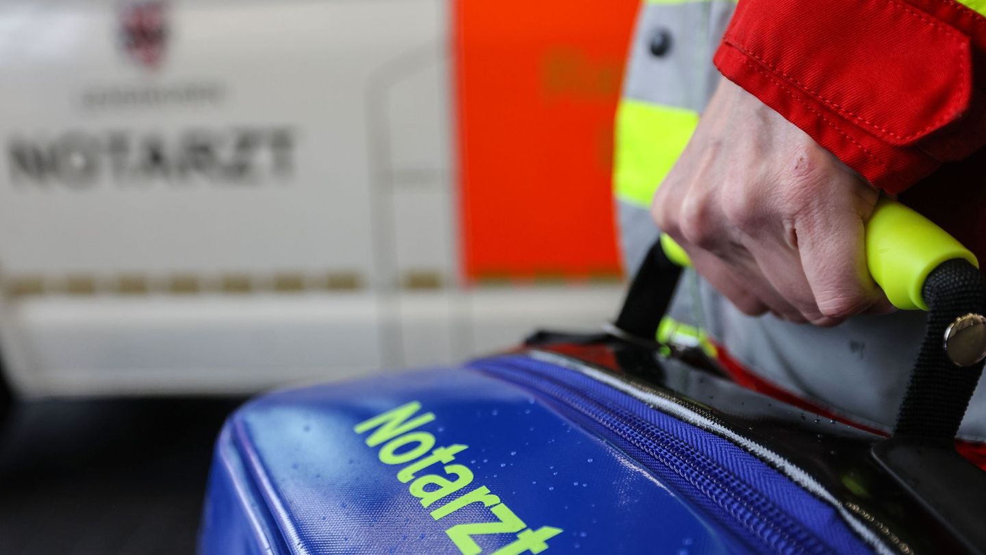 Rettungsdienste konnten einem 80-Jährigen nicht helfen. (Symbolbild) Foto: Oliver Berg/dpa