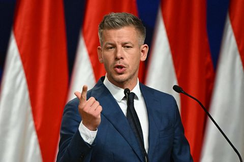 Péter Magyar bei einer Rede