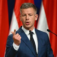 Péter Magyar bei einer Rede