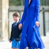 Prinzessin Kate bei einem Auftritt im Mantel