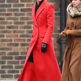 Prinzessin Kate bei einem Auftritt im Mantel