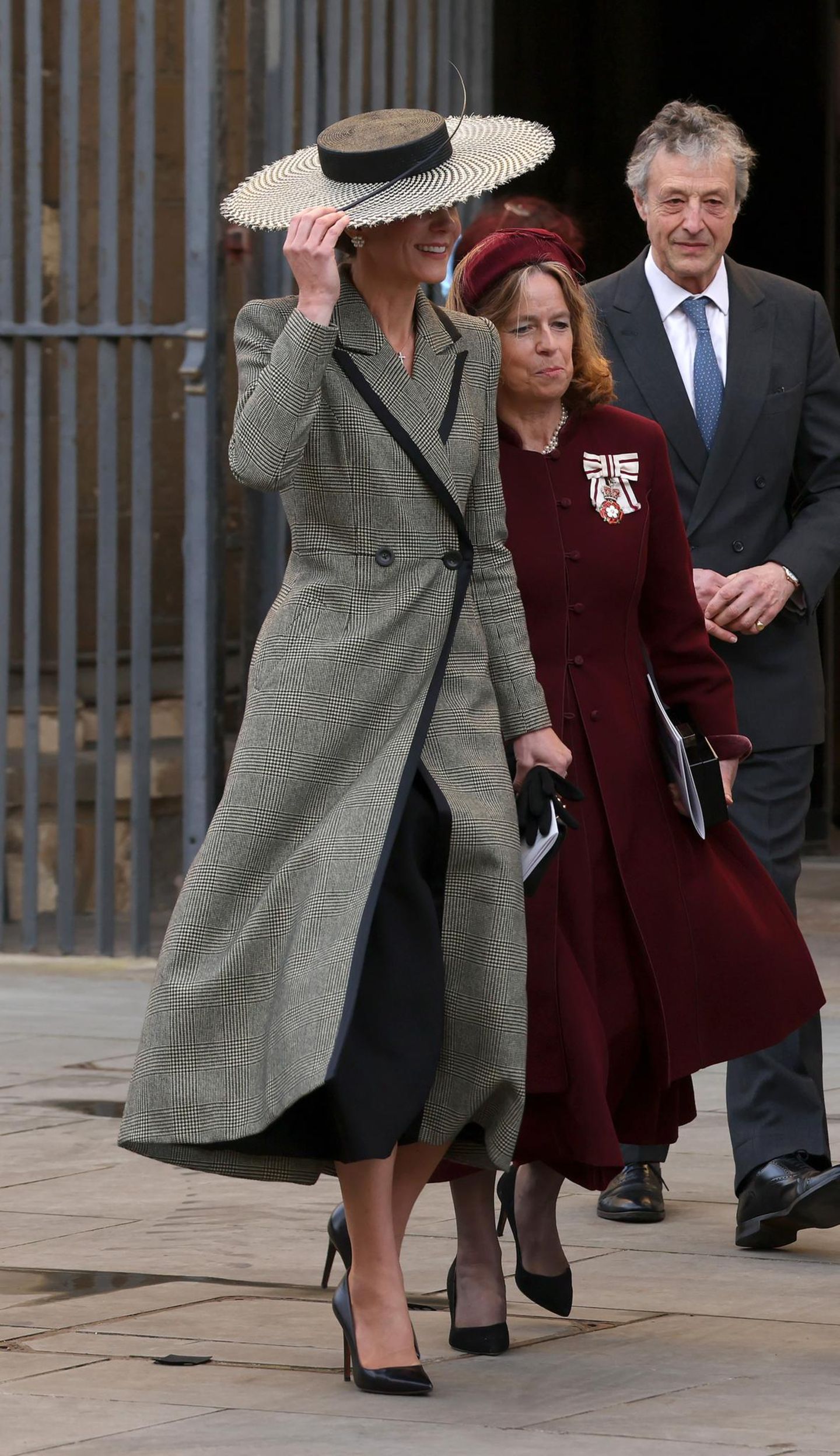 Prinzessin Kate bei einem Auftritt im Mantel