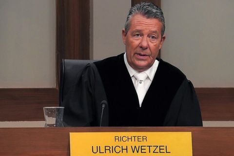 Richter Ulrich Wetzel darf sein Urteil erstmals in der Primetime sprechen.