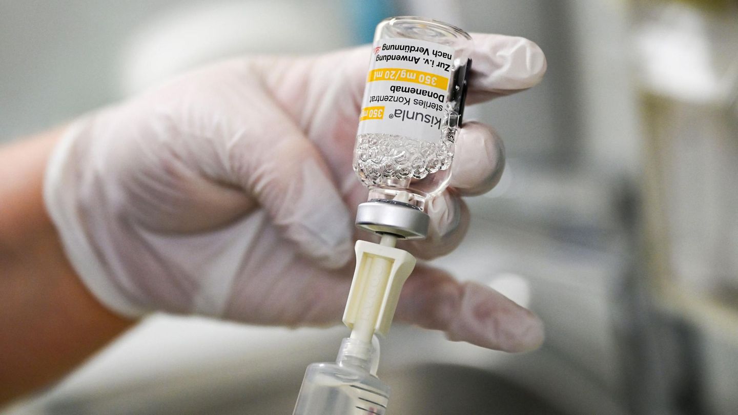 Alzheimer Mittel in Flasche