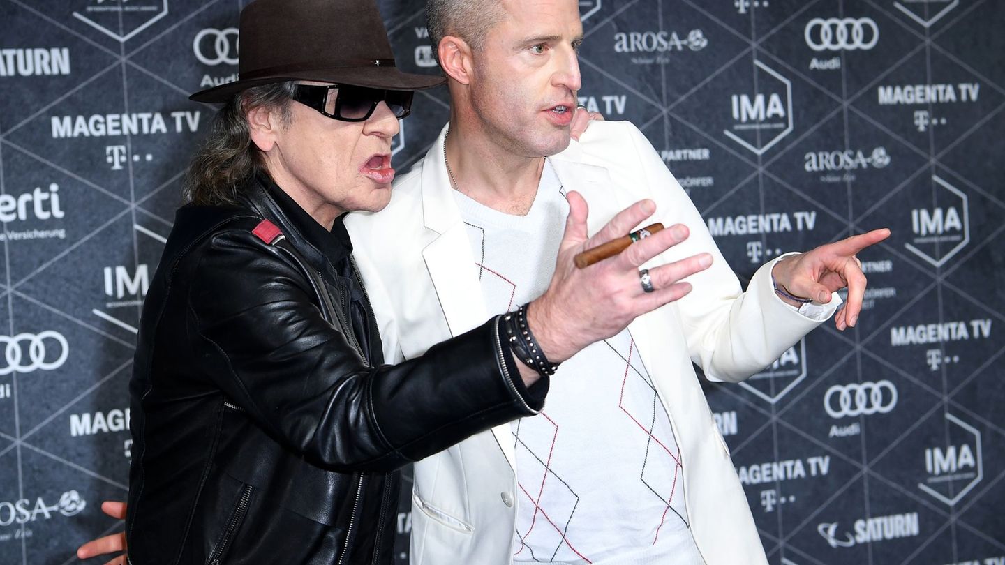 Drei Fragen, drei Antworten: Stuckrad-Barre hat Udos Spitznamen als Künstlernamen im Pass