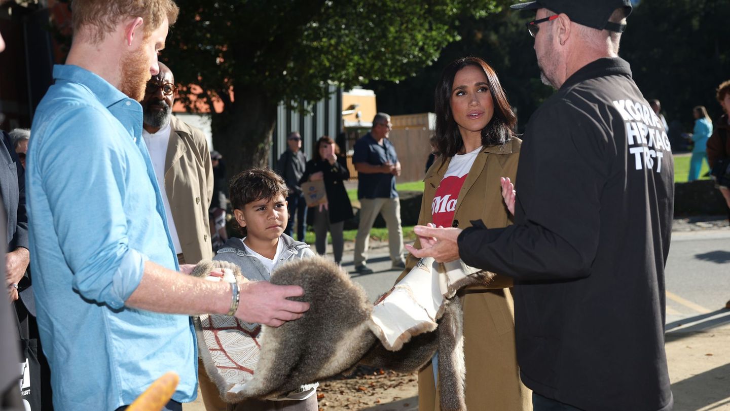 Australienreise: Harry und Meghan: Leiser Auftritt bei Aborigine-Walk