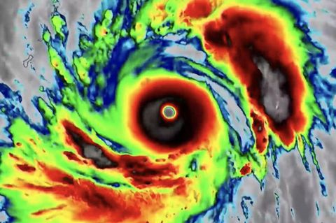 Monstersturm „Sinlaku“ trifft Westpazifik Inseln