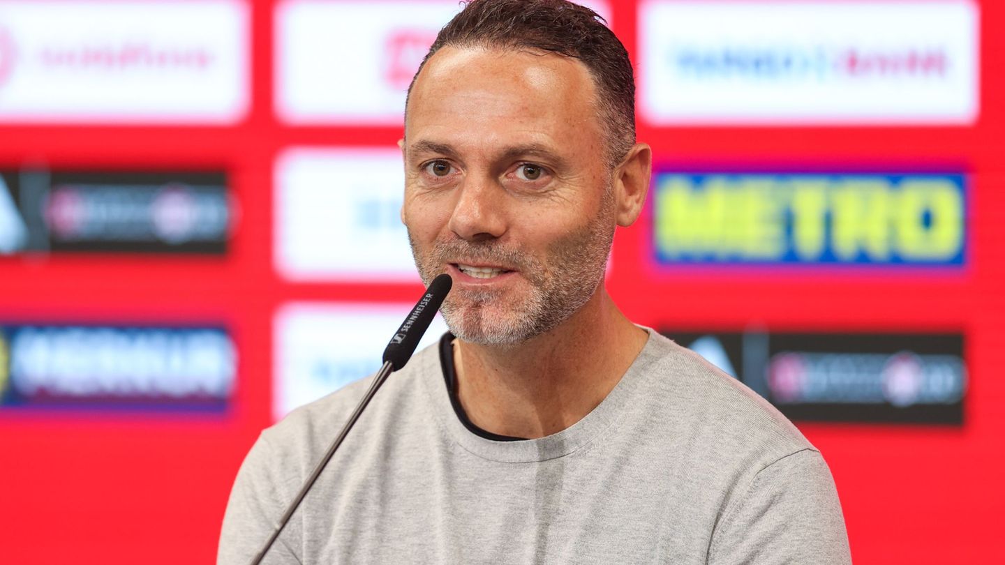 Alexander Ende freut sich auf sein erstes Spiel als Fortuna-Coach. (Archivbild) Foto: Christoph Reichwein/dpa