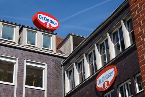 Die Nahrungsmittelunternehmen der Oetker-Gruppe mit Dr. Oetker und dem Tiefkühltortenhersteller Coppenrath & Wiese haben 2025 ih