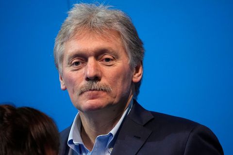 Kremlsprecher Dmitri Peskow kündigt nach Kritik einer Bloggerin an den Zuständen in Russland Arbeit an Problemen an. (Archivbild