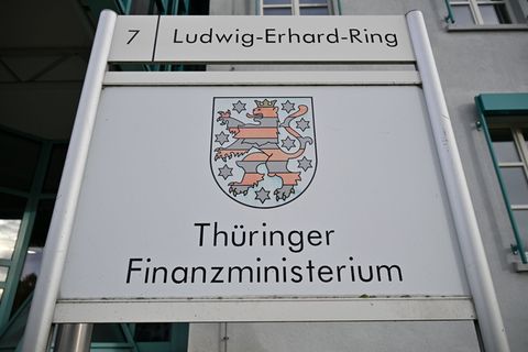 Thüringer Finanzbeamte prüfen, ob Betriebe ihre Kassenzeichnungen korrekt verbuchen. (Symbolbild) Foto: Martin Schutt/dpa