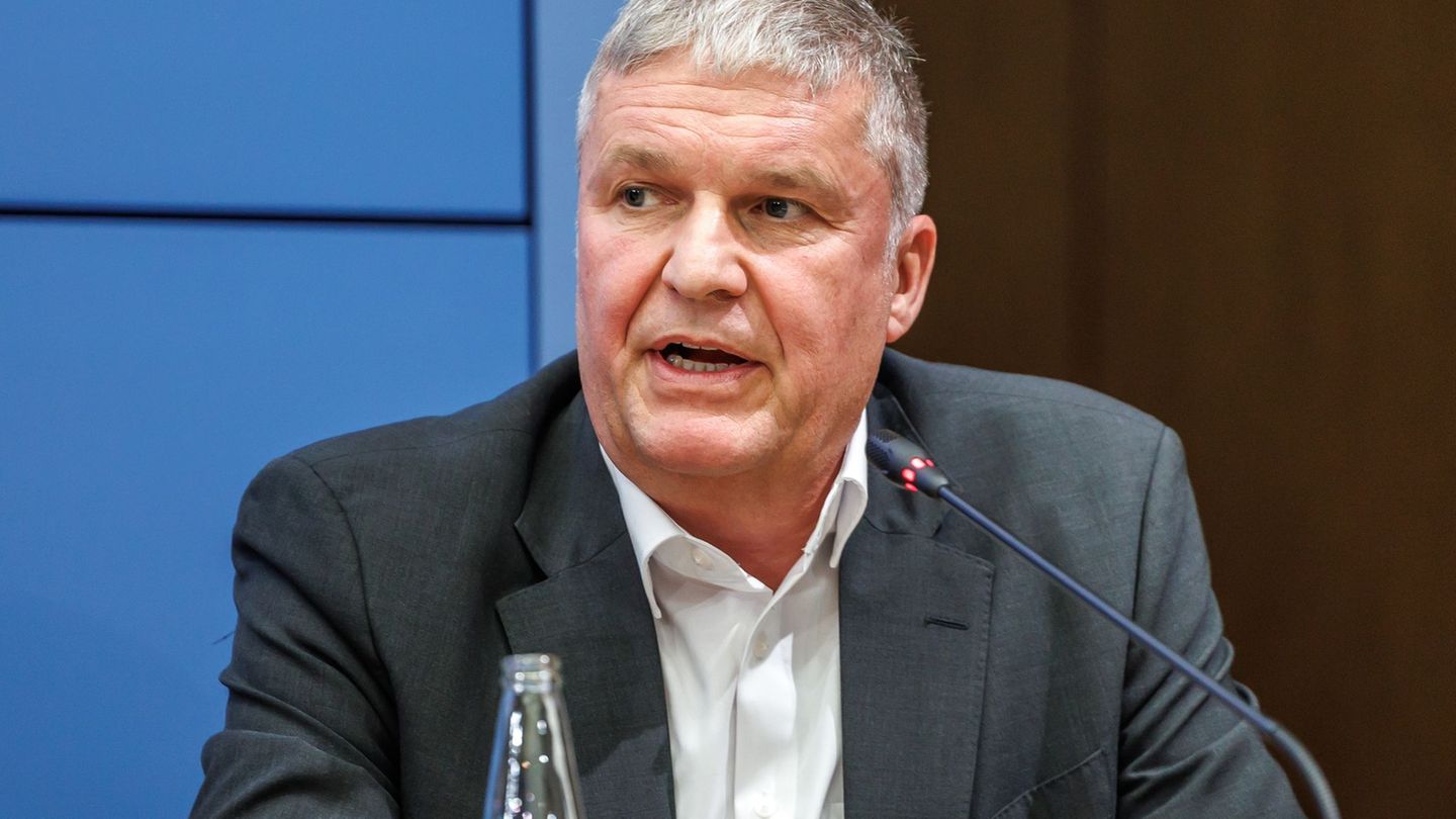 UVB-Hauptgeschäftsführer Alexander Schirp sieht die geplante Entlastungsprämie des Bundes äußerst kritisch. (Archivbild) Foto: A