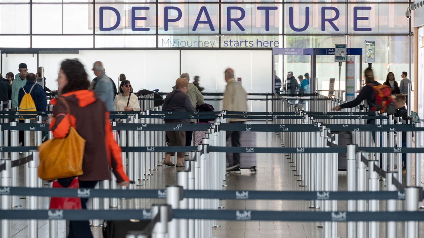 Der Findel schreibt jedes Jahr neue Rekorde bei Passagierzahlen. (Archivbild) Foto: Harald Tittel/dpa