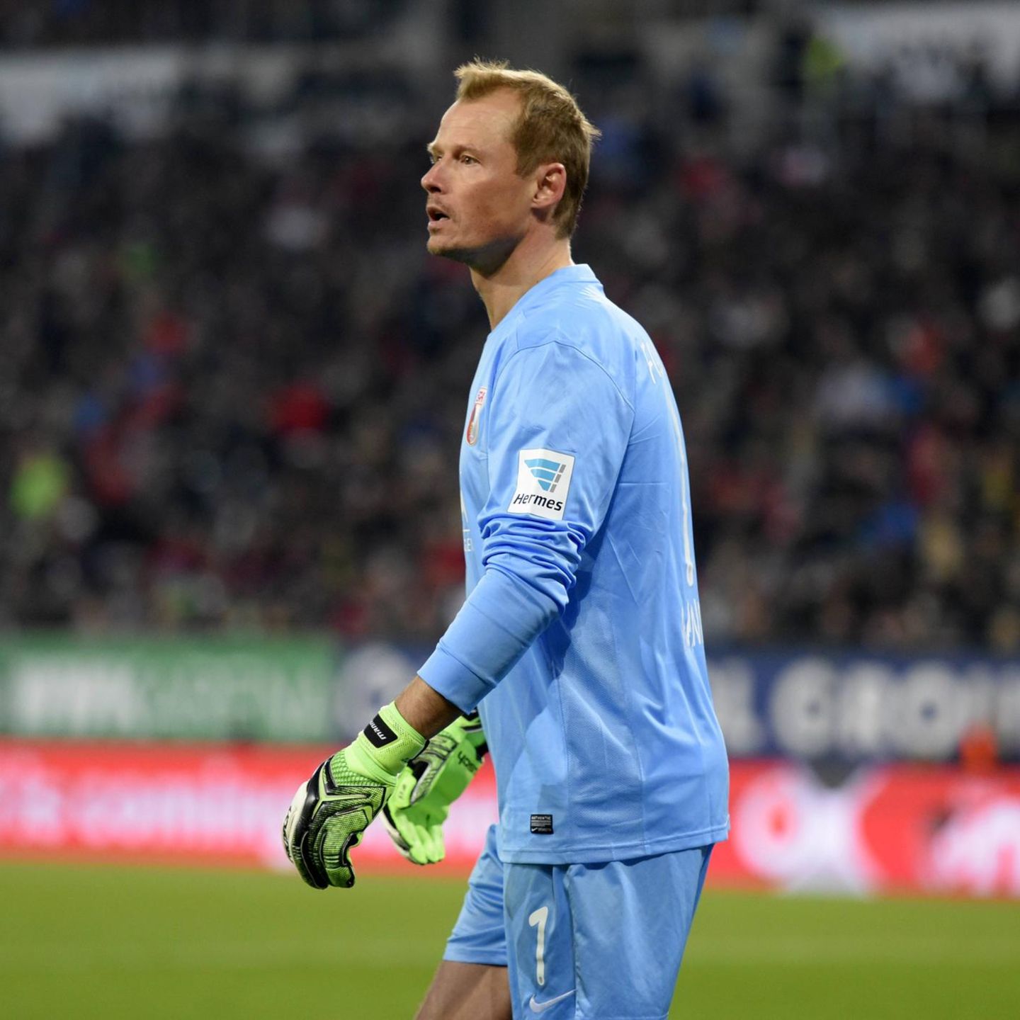 Alexander Manninger im Trikot des FC Augsburg 2016