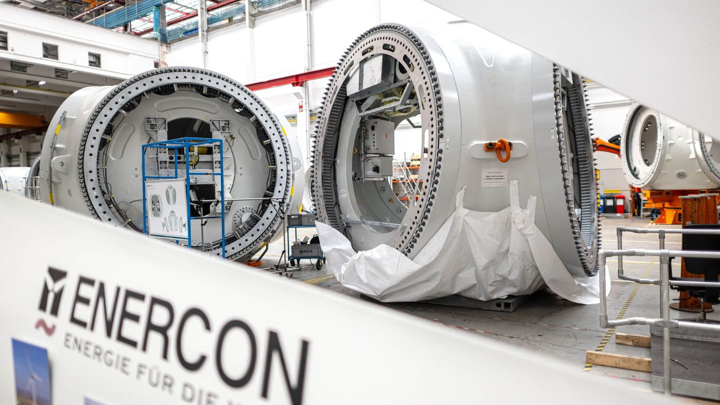 Enercon baut seinen Standort in Magdeburg aus und schafft zusätzliche Arbeitsplätze. (Archivbild) Foto: Sina Schuldt/dpa