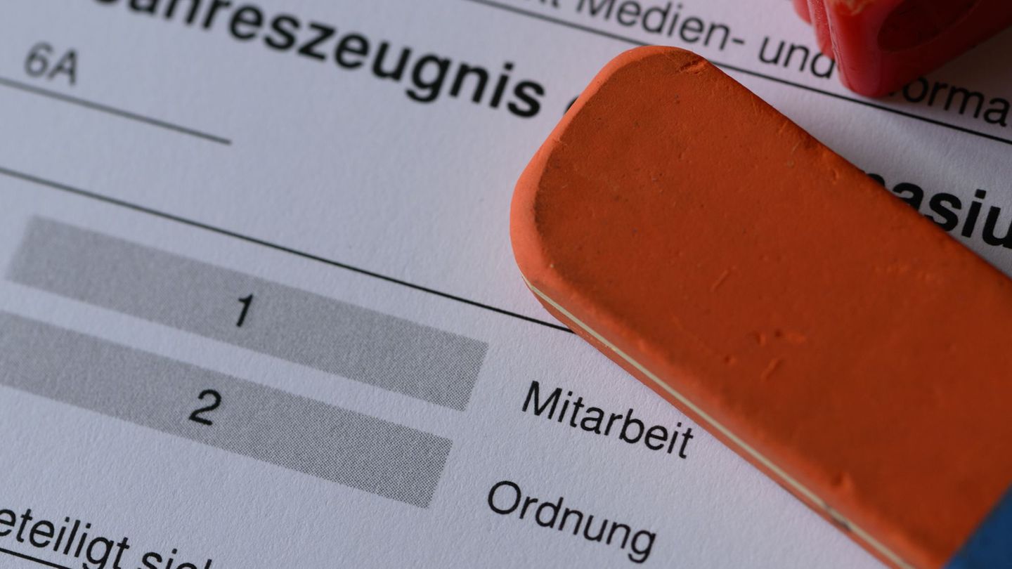 Eine Bewertung des Arbeits- und Sozialverhaltens, hier auf einem Zeugnis aus Sachsen, gibt es auch in Niedersachsen. (Symbolbild