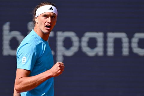 Alexander Zverev jubelt über den Einzug ins Viertelfinale. Foto: Sven Hoppe/dpa