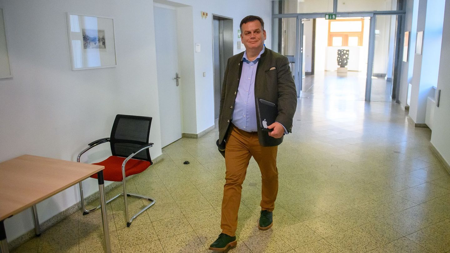 Der CDU-Abgeordnete Alexander Räuscher hat erneut mit einem Post polarisiert. (Archivbild) Foto: Klaus-Dietmar Gabbert/dpa