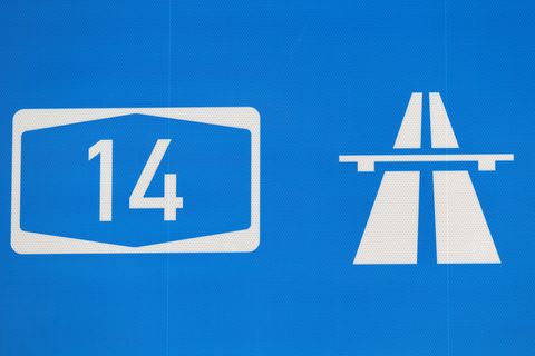 Brückenarbeiten auf der A14: Die Autobahn wird bei Tangerhütte abschnittsweise und nacheinander in beiden Richtungen gesperrt. (