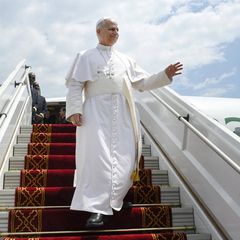 Papst Leo XIV. kommt in Kamerun an