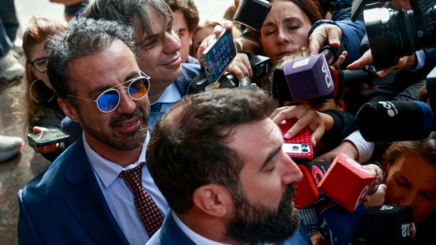 Prozess um Tod von Maradona: Ex-Leibarzt des Fußballidols beteuert Unschuld