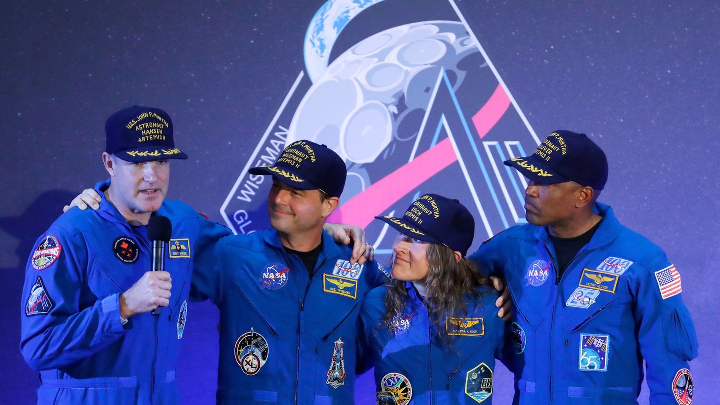 Mond-Crew nach Rückkehr: Landung war wie "rückwärts von einem Hochhaus springen"