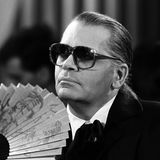 Karl Lagerfeld mit Fächer