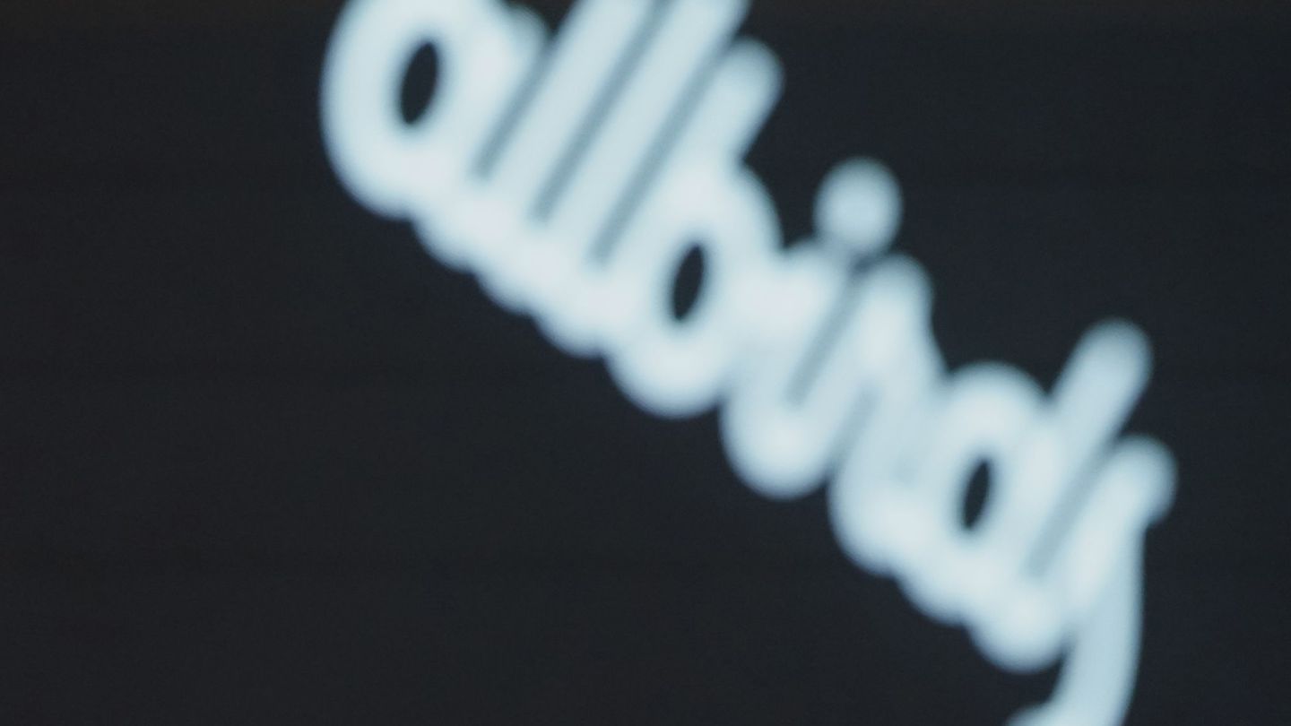 Die einstige Schuhfirma Allbirds will jetzt stattdessen im Geschäft mit KI-Infrastruktur aktiv sein. (Archivbild) Foto: Marcus B