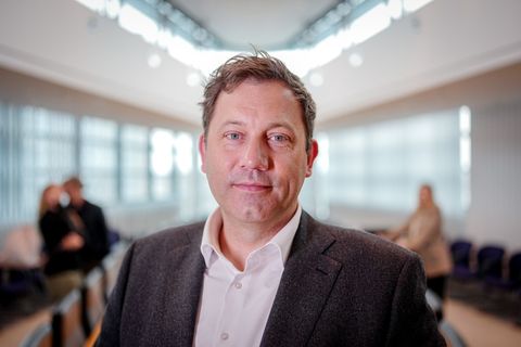 SPD-Chef Lars Klingbeil erwartet Schub durch ein Treffen "progressiver" Kräfte. Foto: Kay Nietfeld/dpa