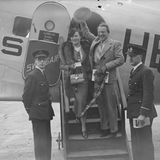 In der Zwischenkriegszeit gastierten Berühmtheiten wie Josephine Baker oder der Star-Tenor Richard Tauber mit seinem Hit „Gern hab‘ ich die Frauen geküsst“ auf der Reeperbahn.