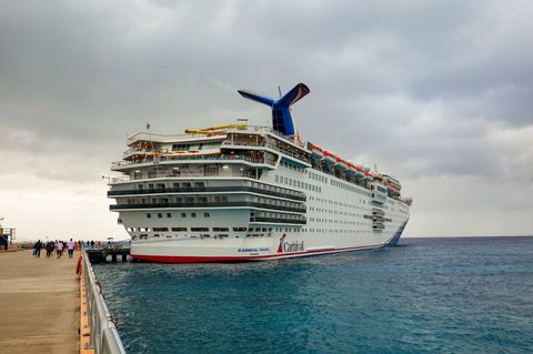Auf einer Kreuzfahrt des Anbieters Carnival verletzte sich die 45-jährige Frau