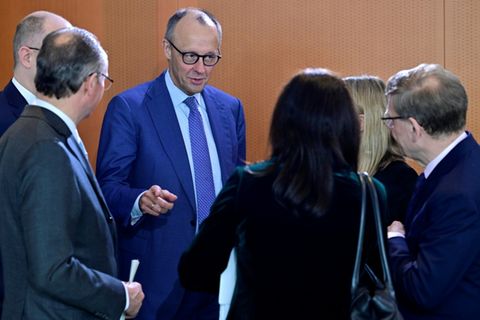 Kanzler Merz bei Kabinettssitzung