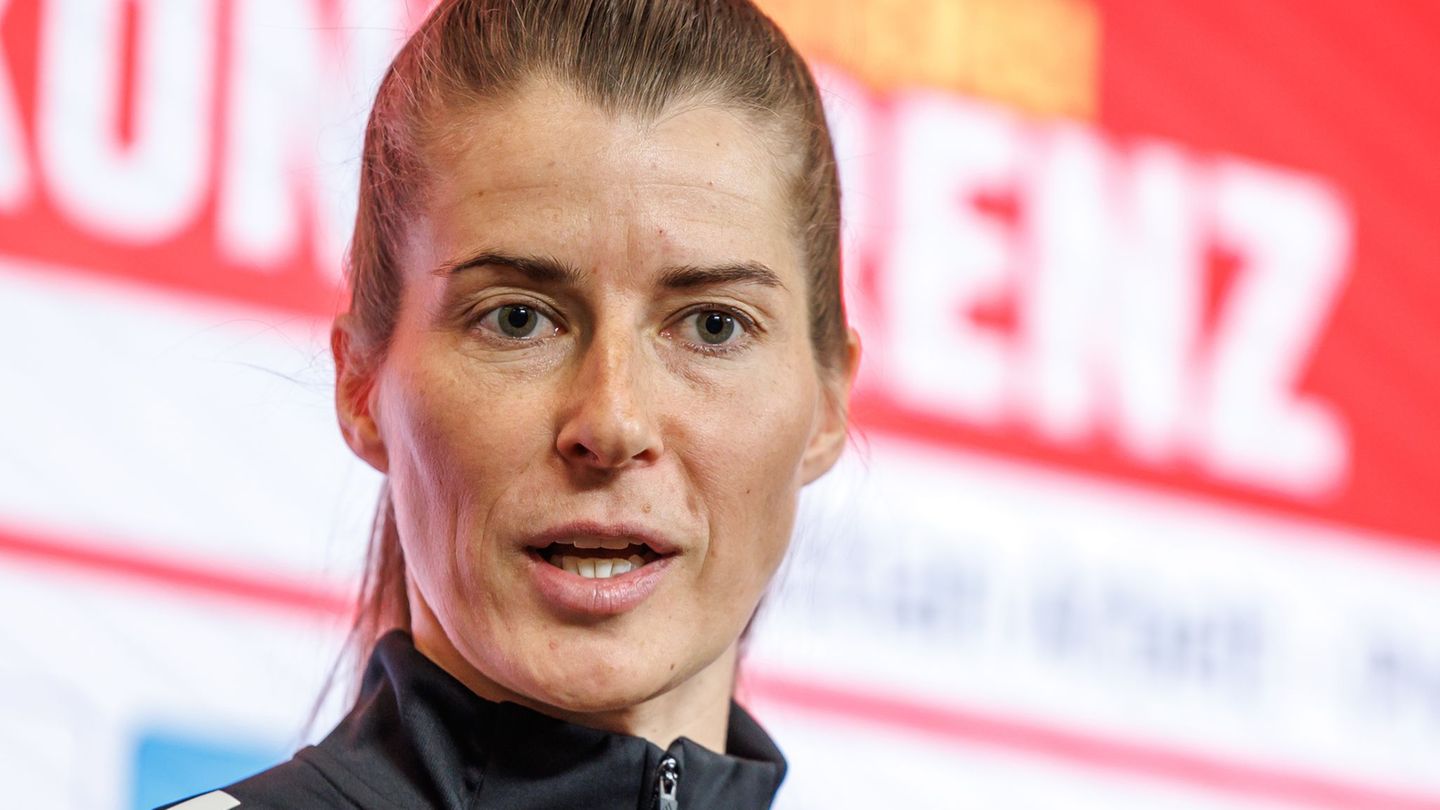 Marie-Louise Eta spricht bei der Union-Pressekonferenz. Foto: Andreas Gora/dpa