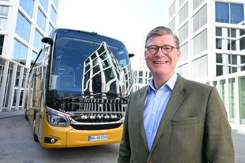 Daimler-Buses-Chef Till Oberwörder (Archivbild). Das Unternehmen will das Servicenetz in Europa ausbauen. Foto: Bernd Weißbrod/d