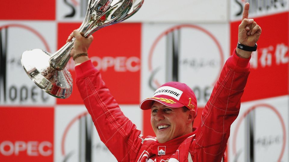 Gina Schumachers Vater Michael auf dem Siegerpodest in der Formel 1